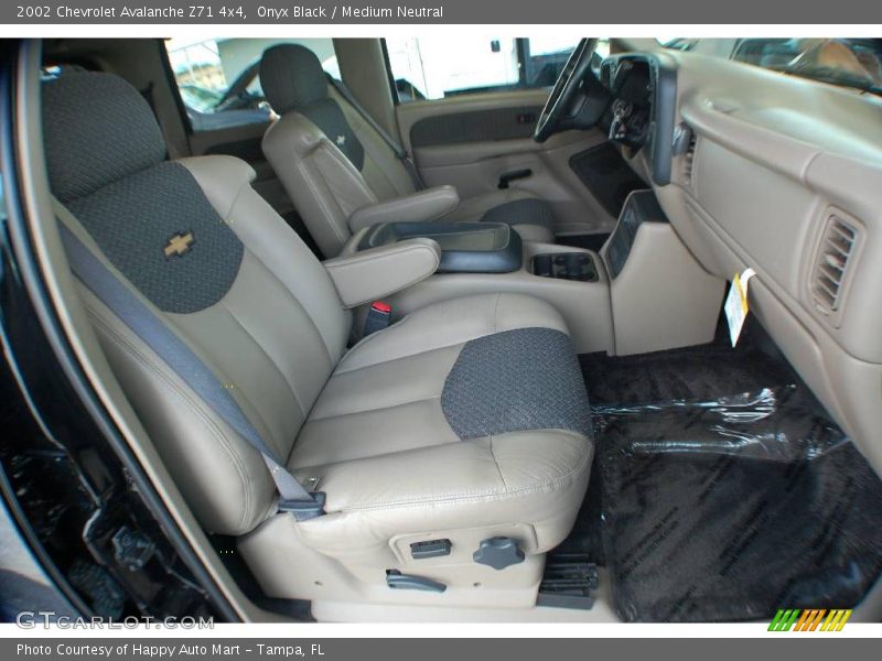 Onyx Black / Medium Neutral 2002 Chevrolet Avalanche Z71 4x4