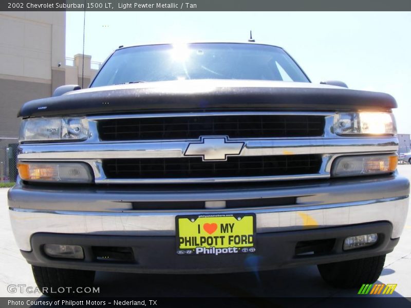 Light Pewter Metallic / Tan 2002 Chevrolet Suburban 1500 LT
