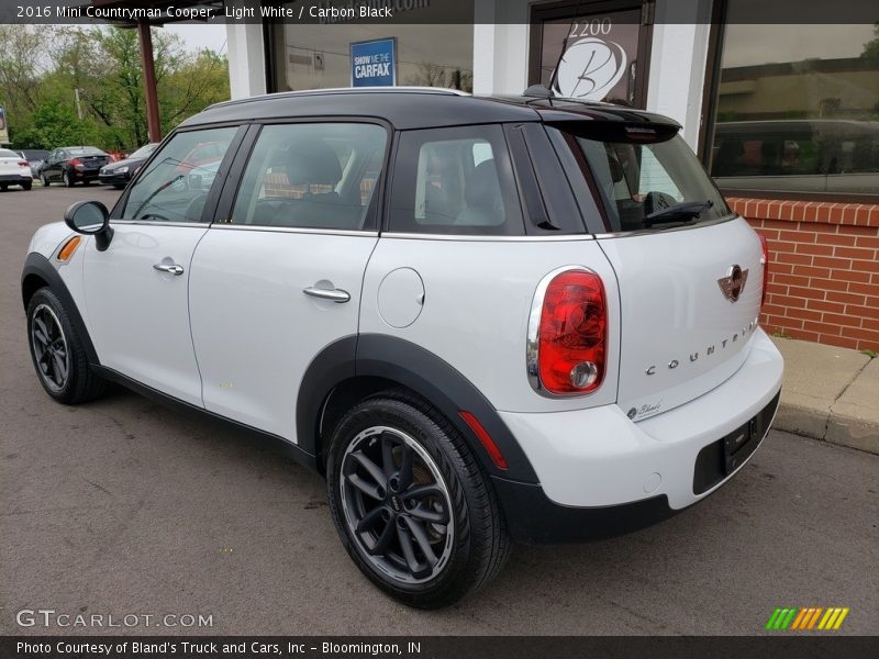 Light White / Carbon Black 2016 Mini Countryman Cooper