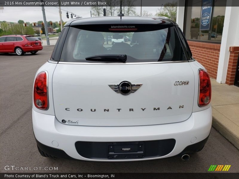 Light White / Carbon Black 2016 Mini Countryman Cooper