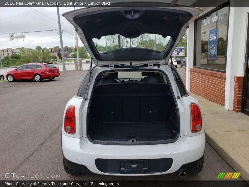 Light White / Carbon Black 2016 Mini Countryman Cooper