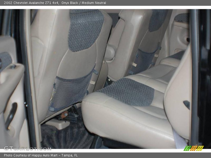 Onyx Black / Medium Neutral 2002 Chevrolet Avalanche Z71 4x4