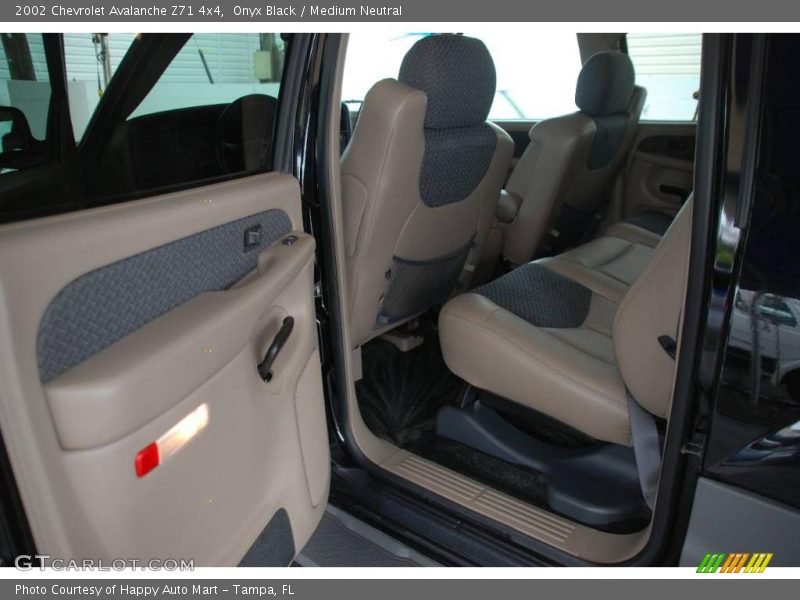 Onyx Black / Medium Neutral 2002 Chevrolet Avalanche Z71 4x4