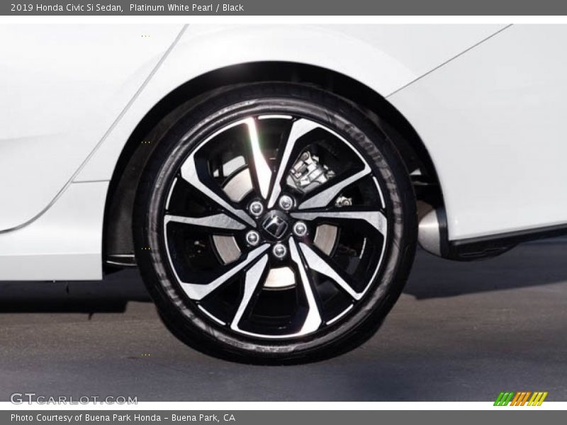 Platinum White Pearl / Black 2019 Honda Civic Si Sedan