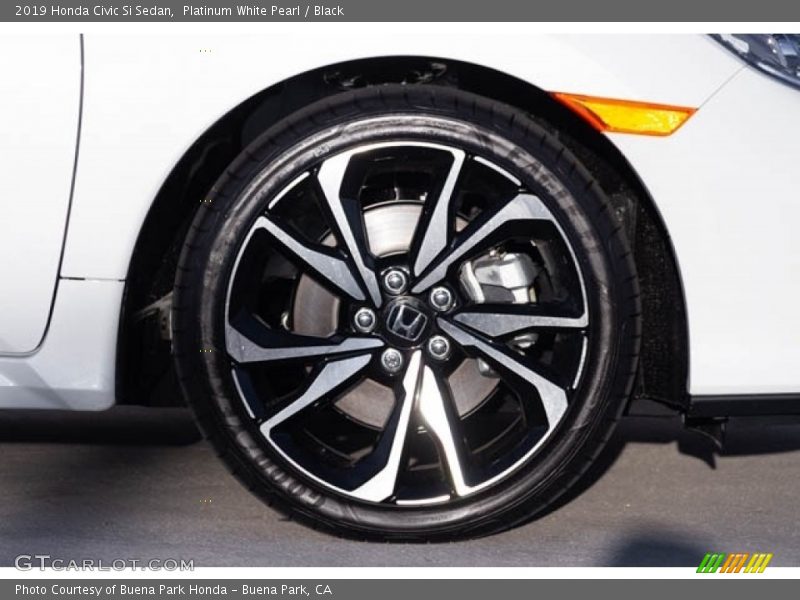 Platinum White Pearl / Black 2019 Honda Civic Si Sedan