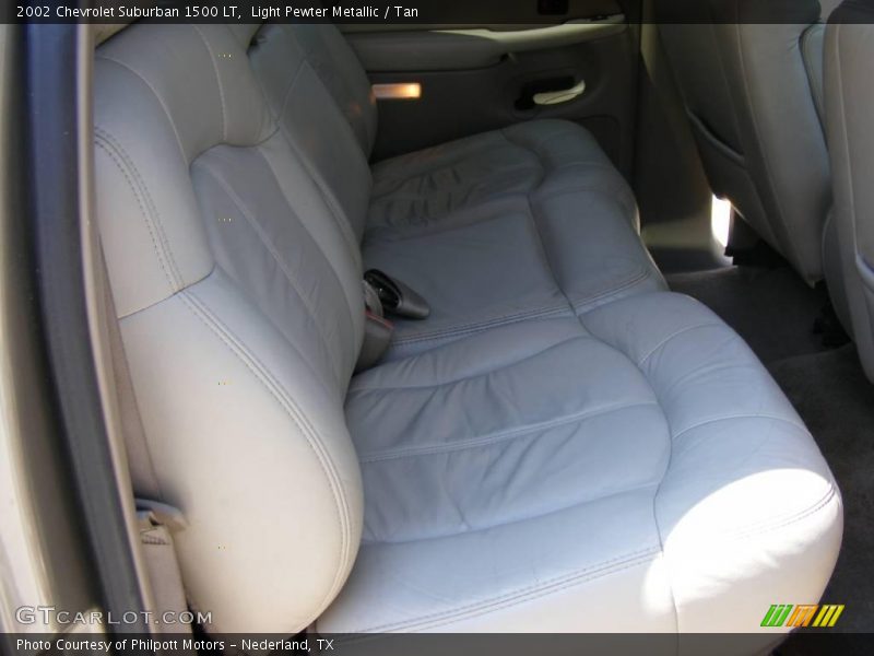 Light Pewter Metallic / Tan 2002 Chevrolet Suburban 1500 LT