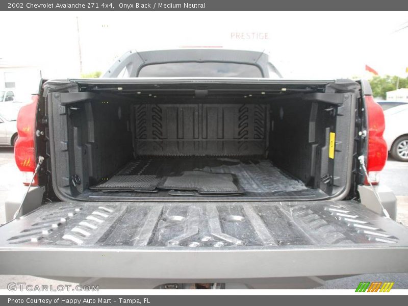Onyx Black / Medium Neutral 2002 Chevrolet Avalanche Z71 4x4
