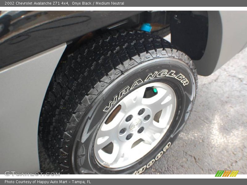 Onyx Black / Medium Neutral 2002 Chevrolet Avalanche Z71 4x4