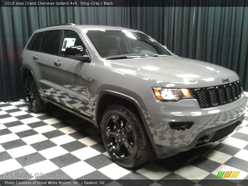 Sting-Gray / Black 2019 Jeep Grand Cherokee Upland 4x4