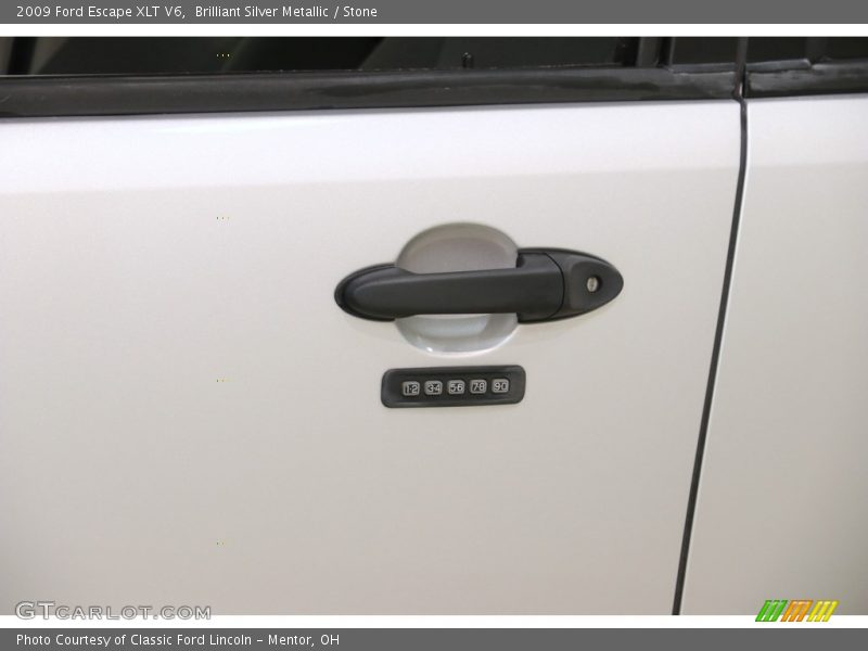 Brilliant Silver Metallic / Stone 2009 Ford Escape XLT V6