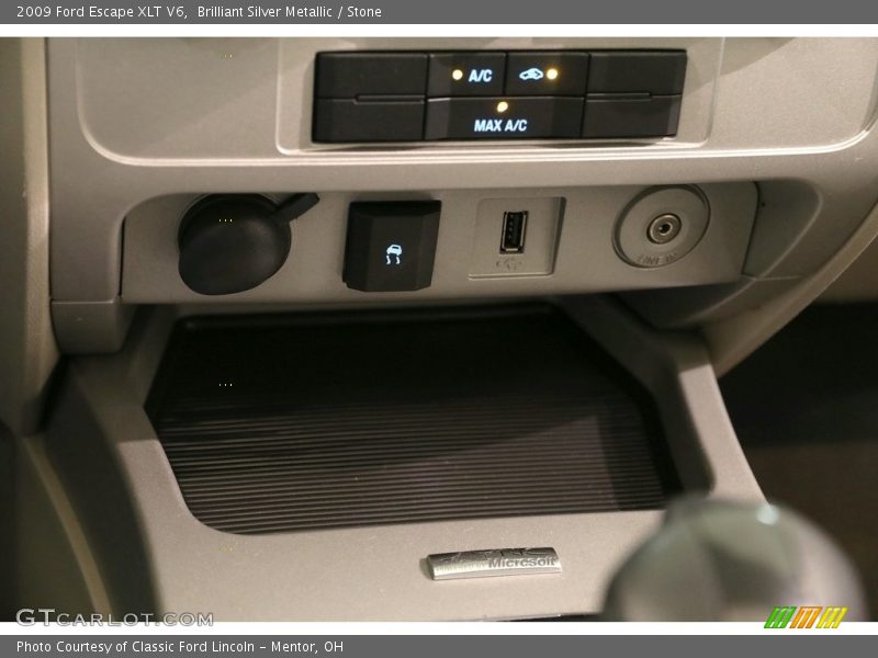 Brilliant Silver Metallic / Stone 2009 Ford Escape XLT V6