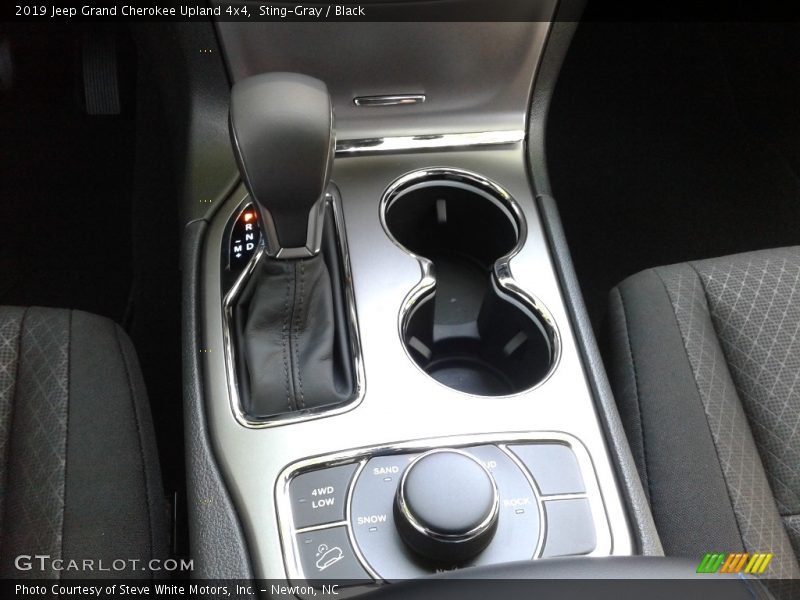 Sting-Gray / Black 2019 Jeep Grand Cherokee Upland 4x4