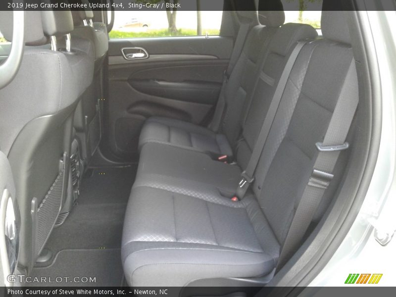 Sting-Gray / Black 2019 Jeep Grand Cherokee Upland 4x4