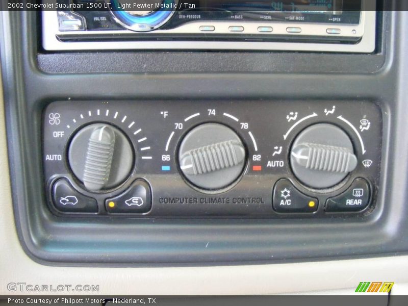 Light Pewter Metallic / Tan 2002 Chevrolet Suburban 1500 LT