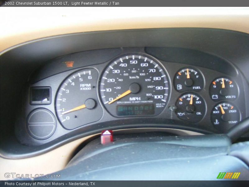 Light Pewter Metallic / Tan 2002 Chevrolet Suburban 1500 LT