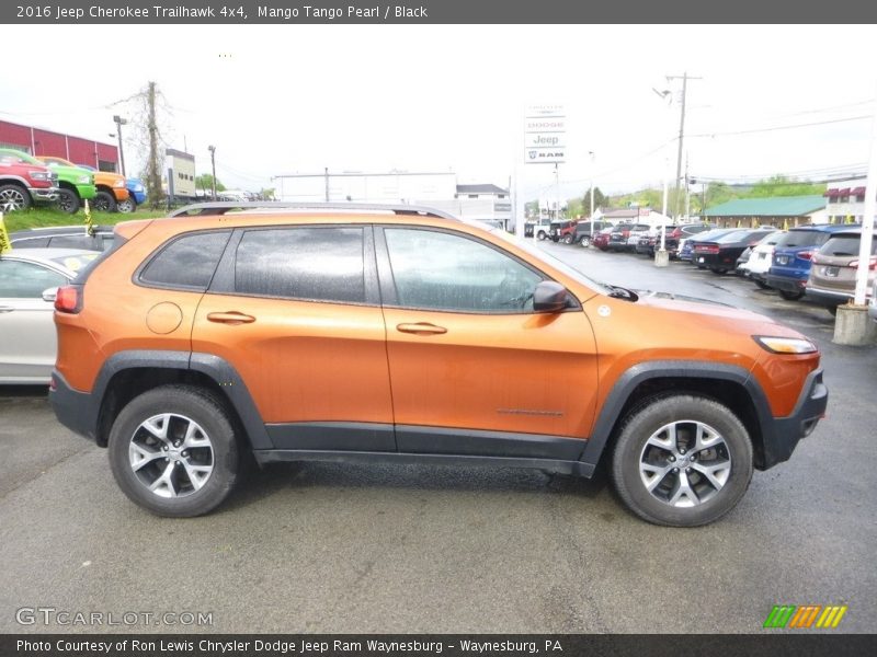 Mango Tango Pearl / Black 2016 Jeep Cherokee Trailhawk 4x4
