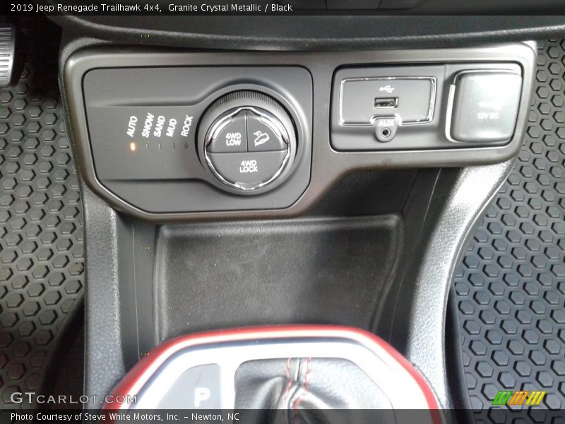 Granite Crystal Metallic / Black 2019 Jeep Renegade Trailhawk 4x4