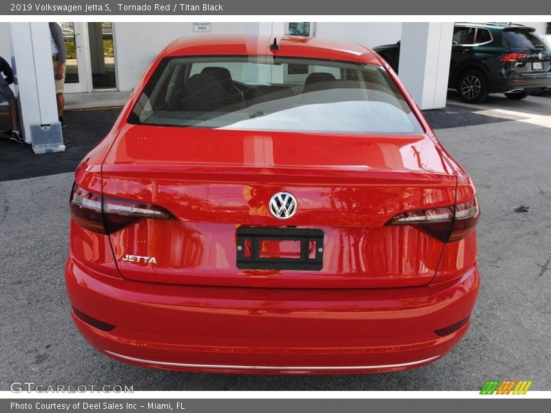 Tornado Red / Titan Black 2019 Volkswagen Jetta S