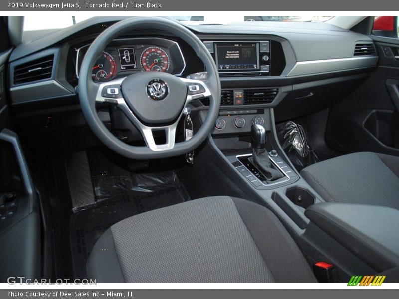 Tornado Red / Titan Black 2019 Volkswagen Jetta S