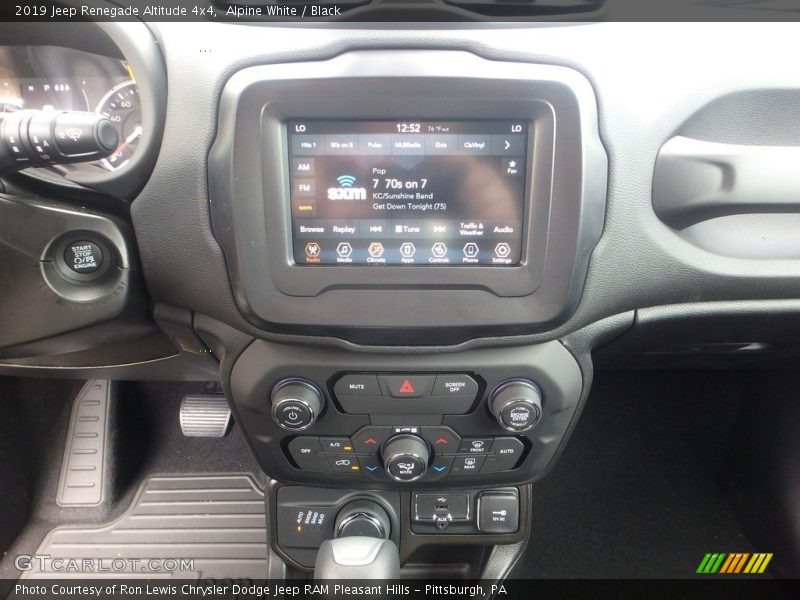 Alpine White / Black 2019 Jeep Renegade Altitude 4x4