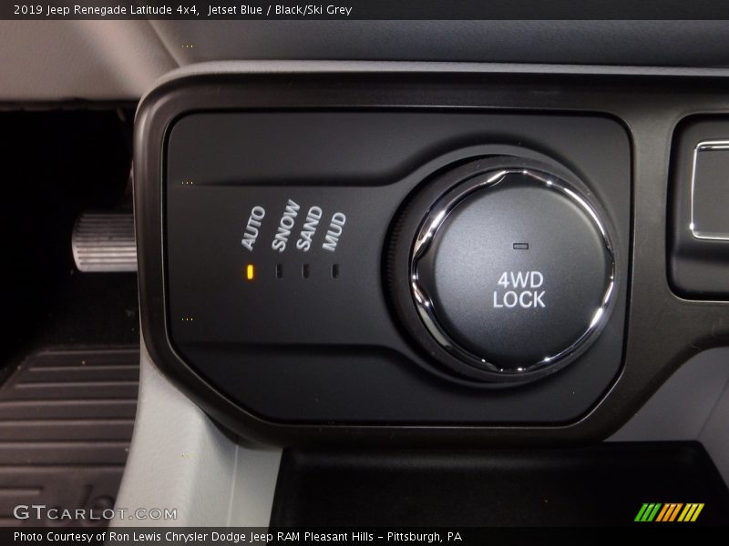 Jetset Blue / Black/Ski Grey 2019 Jeep Renegade Latitude 4x4