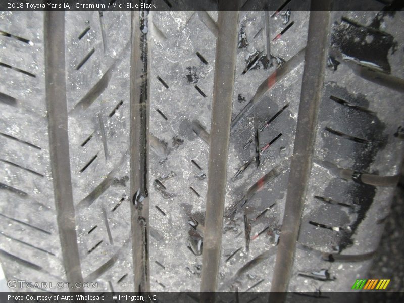 Chromium / Mid-Blue Black 2018 Toyota Yaris iA