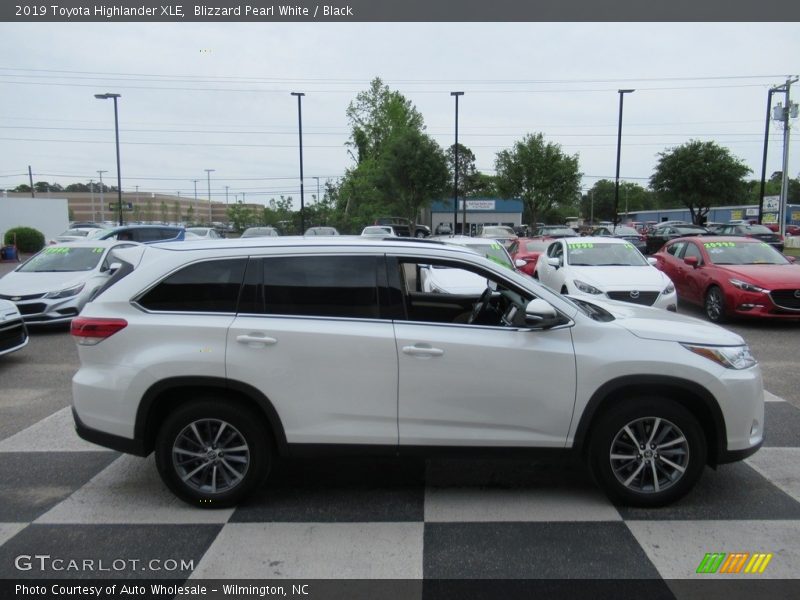 Blizzard Pearl White / Black 2019 Toyota Highlander XLE