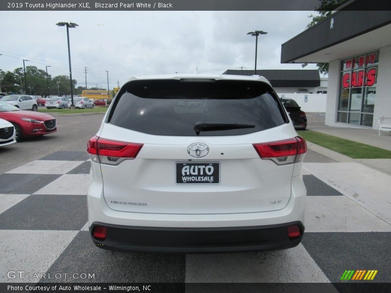 Blizzard Pearl White / Black 2019 Toyota Highlander XLE