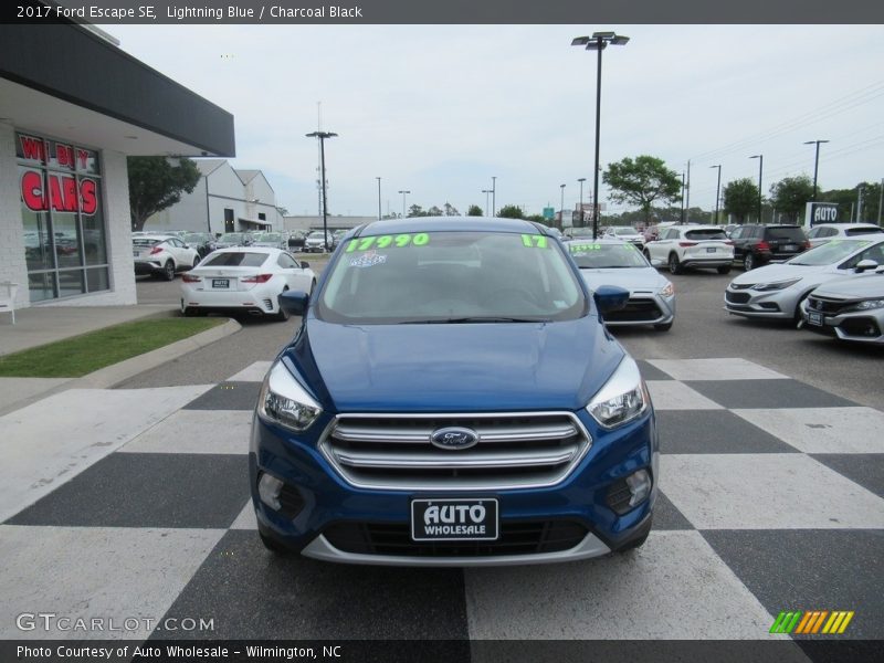 Lightning Blue / Charcoal Black 2017 Ford Escape SE