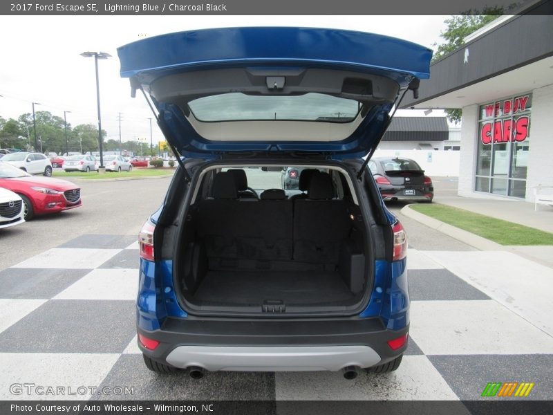 Lightning Blue / Charcoal Black 2017 Ford Escape SE