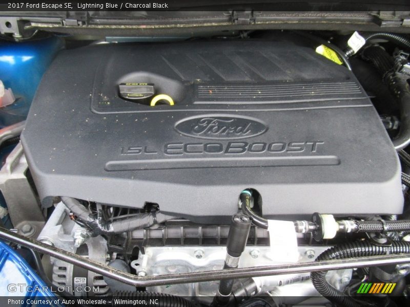 Lightning Blue / Charcoal Black 2017 Ford Escape SE