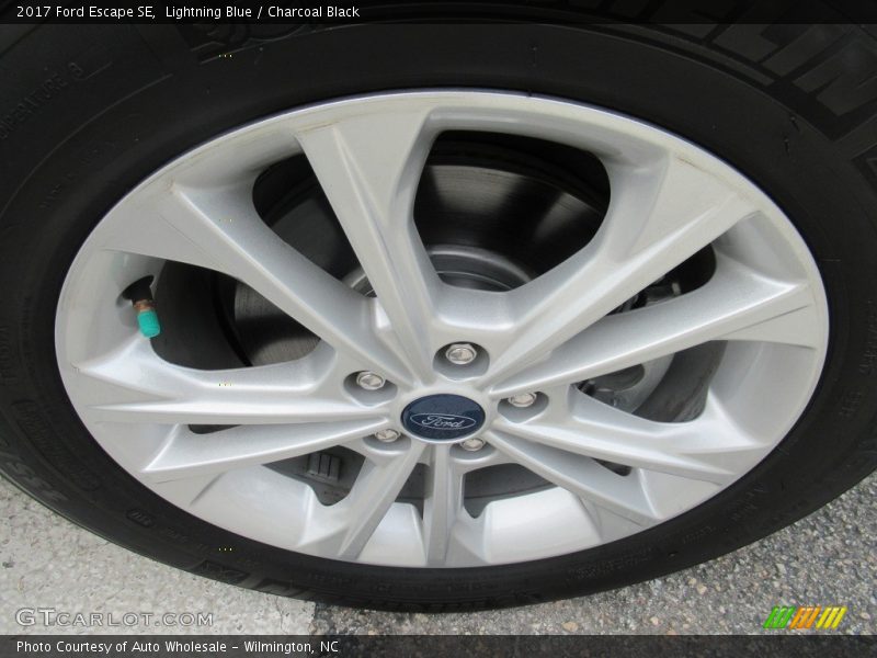 Lightning Blue / Charcoal Black 2017 Ford Escape SE