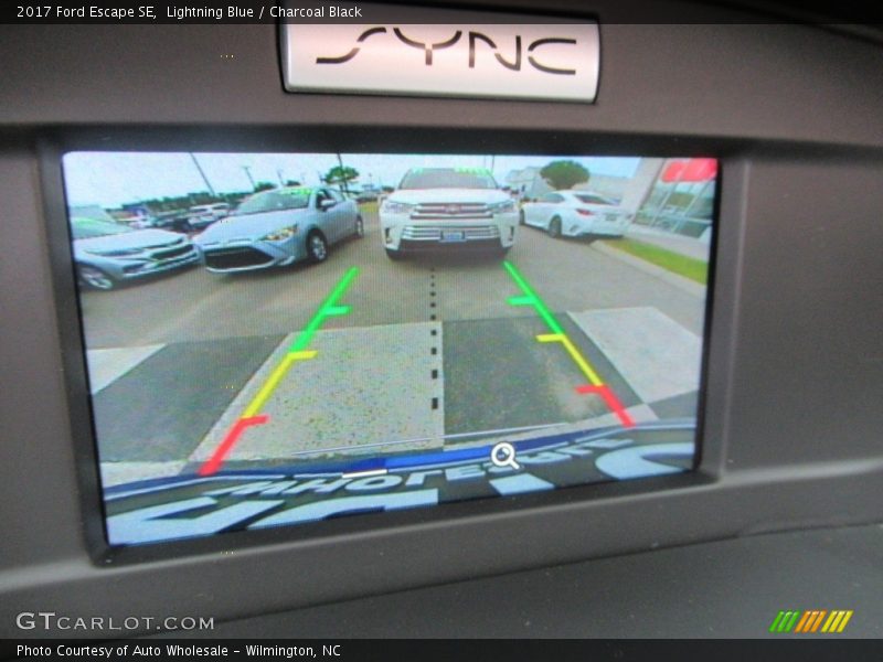 Lightning Blue / Charcoal Black 2017 Ford Escape SE