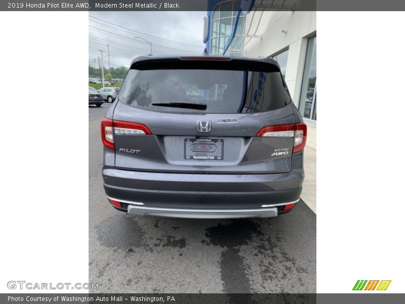 Modern Steel Metallic / Black 2019 Honda Pilot Elite AWD