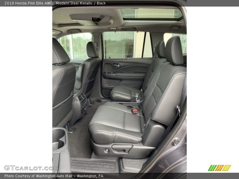 Modern Steel Metallic / Black 2019 Honda Pilot Elite AWD