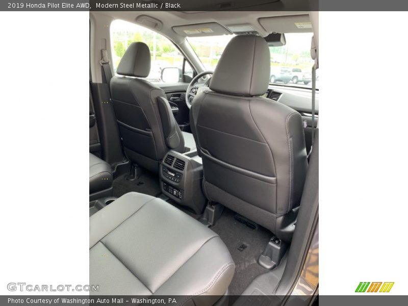 Modern Steel Metallic / Black 2019 Honda Pilot Elite AWD