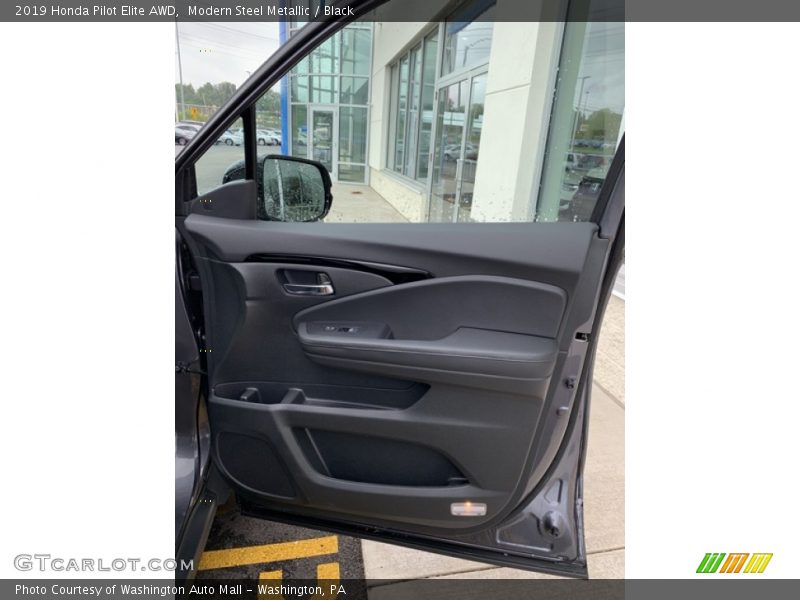 Modern Steel Metallic / Black 2019 Honda Pilot Elite AWD
