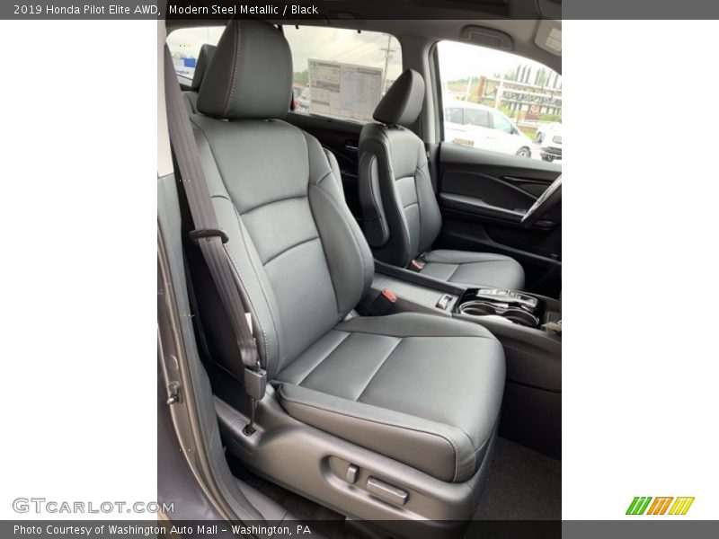 Modern Steel Metallic / Black 2019 Honda Pilot Elite AWD