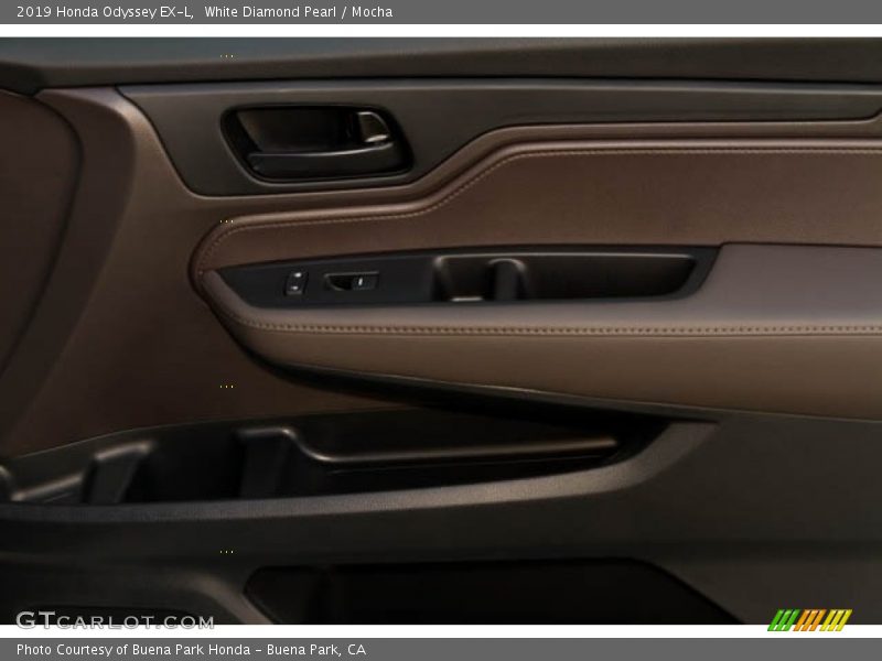 White Diamond Pearl / Mocha 2019 Honda Odyssey EX-L