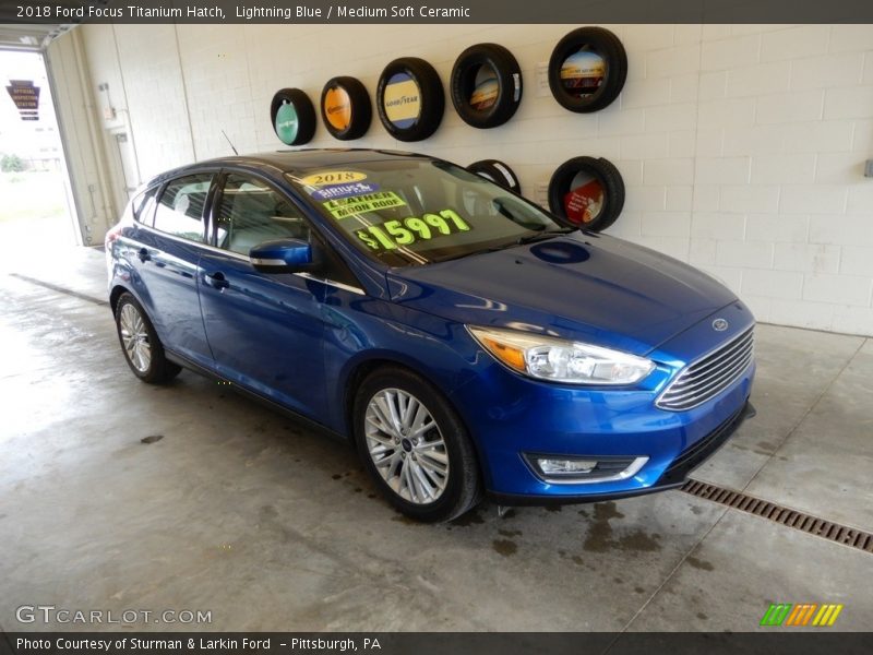 Lightning Blue / Medium Soft Ceramic 2018 Ford Focus Titanium Hatch