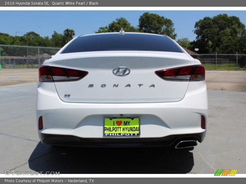 Quartz White Pearl / Black 2019 Hyundai Sonata SE