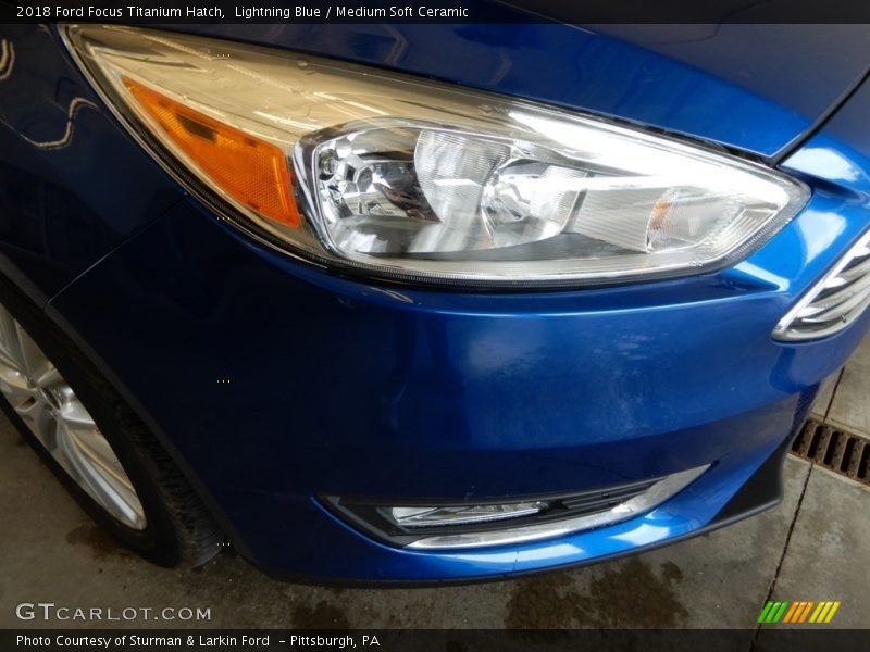 Lightning Blue / Medium Soft Ceramic 2018 Ford Focus Titanium Hatch