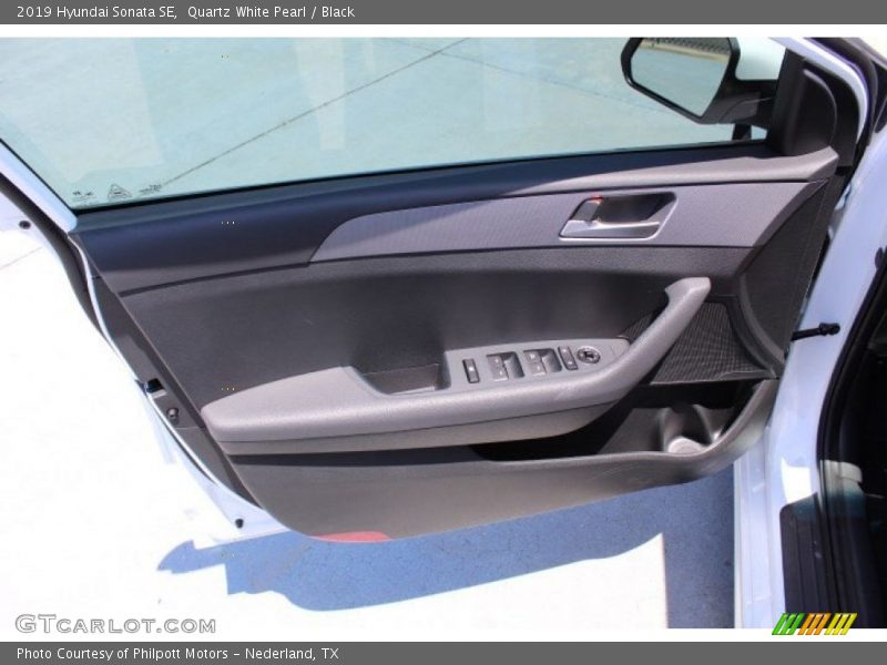 Quartz White Pearl / Black 2019 Hyundai Sonata SE