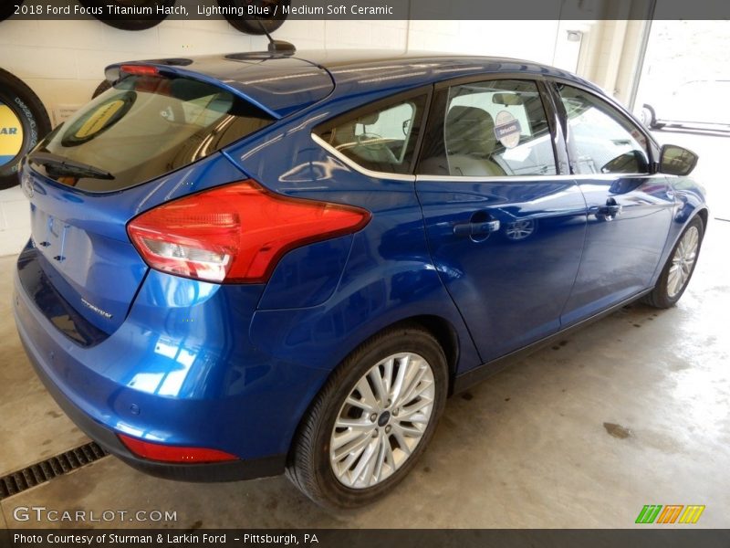 Lightning Blue / Medium Soft Ceramic 2018 Ford Focus Titanium Hatch