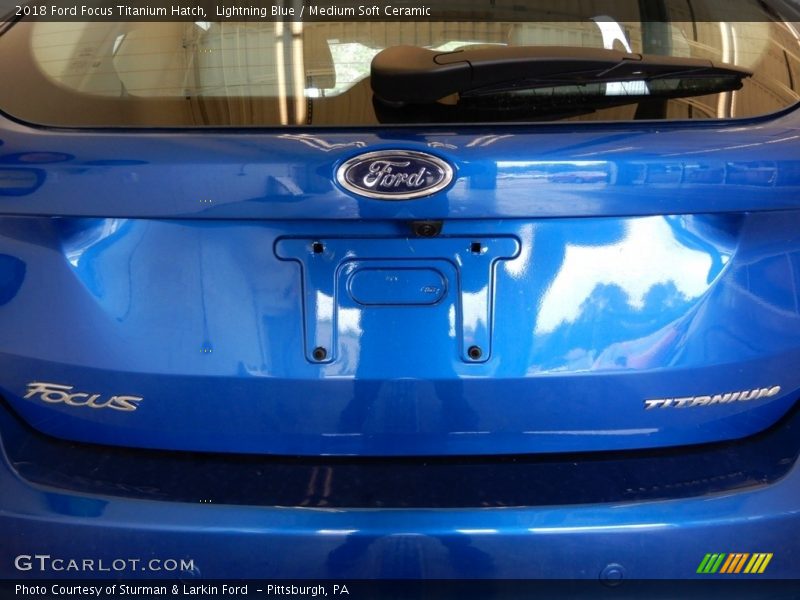 Lightning Blue / Medium Soft Ceramic 2018 Ford Focus Titanium Hatch