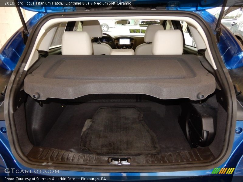 Lightning Blue / Medium Soft Ceramic 2018 Ford Focus Titanium Hatch