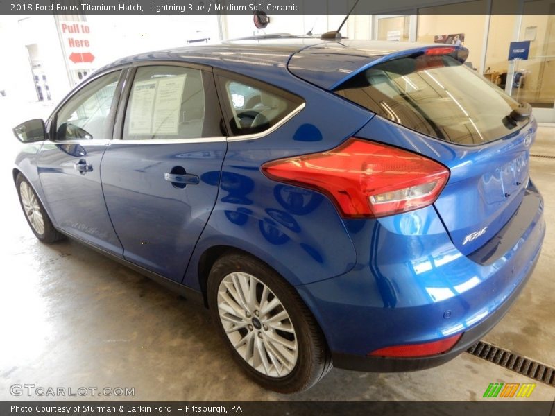 Lightning Blue / Medium Soft Ceramic 2018 Ford Focus Titanium Hatch