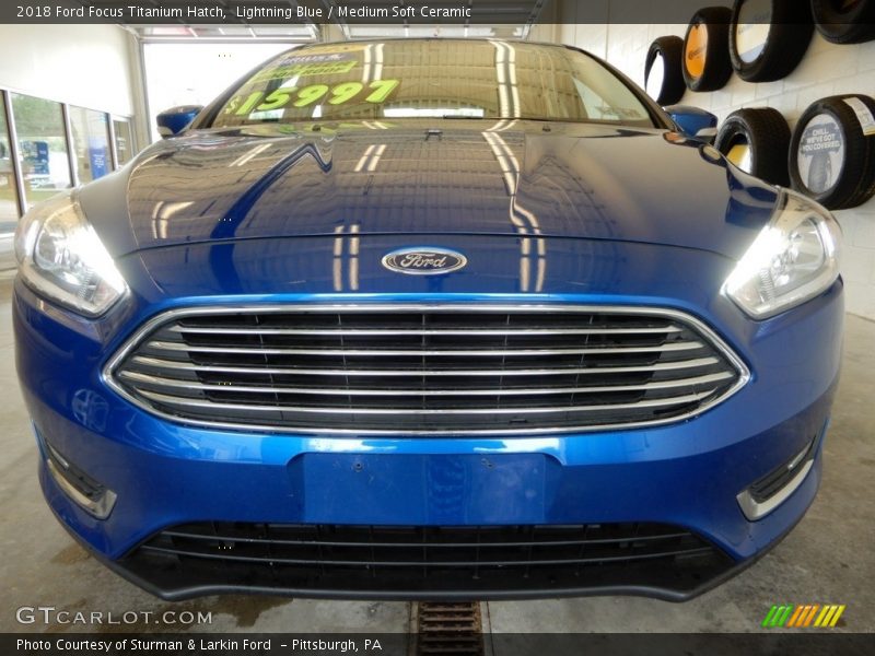 Lightning Blue / Medium Soft Ceramic 2018 Ford Focus Titanium Hatch