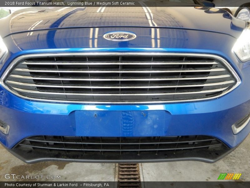 Lightning Blue / Medium Soft Ceramic 2018 Ford Focus Titanium Hatch