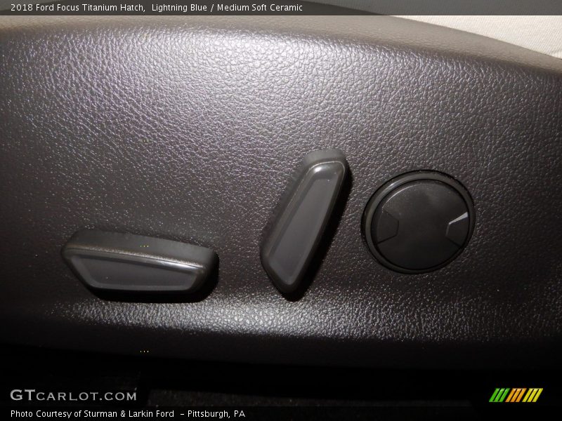 Lightning Blue / Medium Soft Ceramic 2018 Ford Focus Titanium Hatch